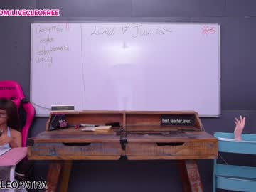 girl
        livecleo cam image #4394700