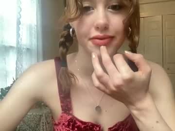 girl
        itsmiralou cam image #1384885