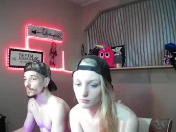 couple
        stonerwithnoface cam image #2014555