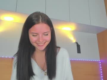 girl
        sweetie_karoline cam image #45298