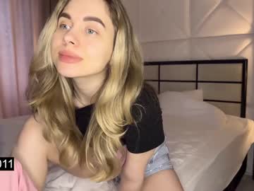 girl
        tatti_1 cam image #1366162