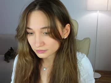 girl
        ambertan1 cam image #6037103