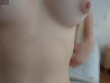 girl
        rebeccastonee cam image #6274413