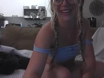 girl
        indigoindawoods cam image #1276913