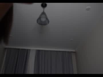 girl
        emilybatee cam image #2962987