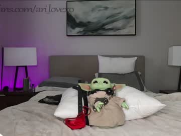 couple
        ari_lovexo cam image #2116589