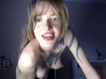 girl
        esther_estrie cam image #3204947