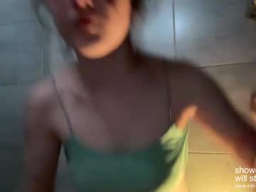 girl
        holydori cam image #6869608