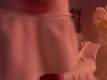 girl
        mystikei cam image #2219994
