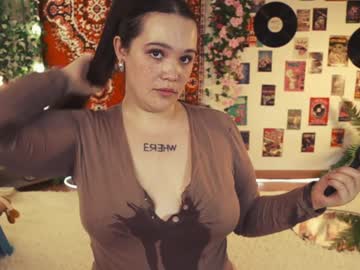 girl
        chery_lady22 cam image #6586894