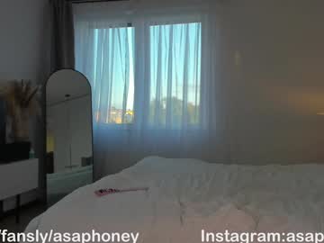 girl
        honeybae3 cam image #4772265