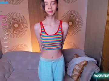 girl
        happiness_call cam image #1423794