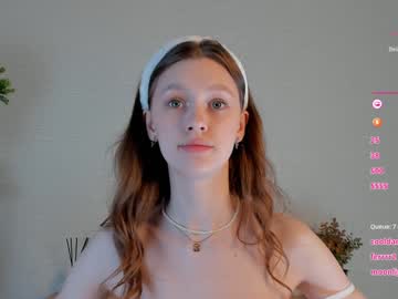 girl
        cwenhardey cam image #5940636