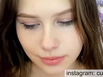 girl
        avrora_deis cam image #1429136