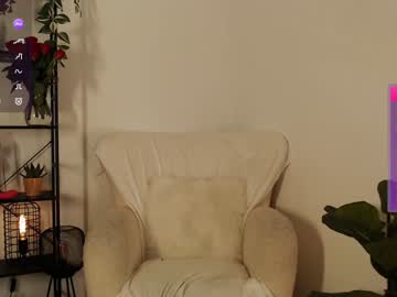 girl
        lucylia_ cam image #5291008