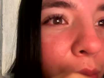 girl
        pavlovacoluccii_ cam image #4021437