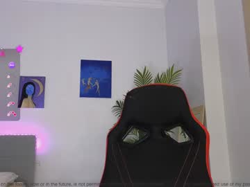 girl
        small_blondee cam image #5446129