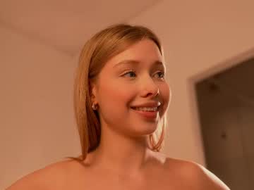 girl
        april_blush cam image #6215664
