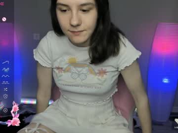 girl
        raiden_maid cam image #4936231