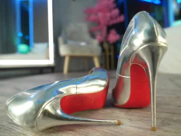 girl
        arte_adelle cam image #6968011