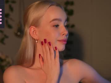 girl
        mother__of__dragons cam image #3495946