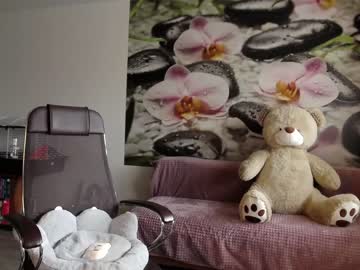 girl
        jennycutey cam image #1443850