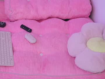 girl
        little_effy18_ cam image #5699782