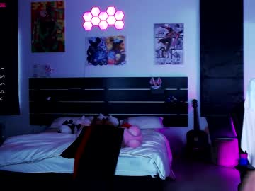 girl
        madnessalise cam image #1965775