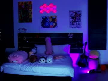 girl
        madnessalise cam image #2977490