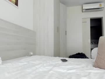 girl
        asiangirlandwhiteguy cam image #1263615