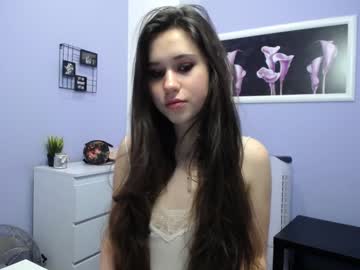 girl
        camille_iam cam image #612677