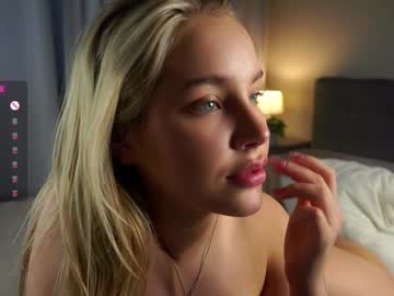 girl
        lipswithsmileonthem cam image #5773713