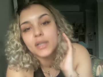 girl
        mercijane cam image #1031717