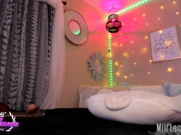 girl
        milf_lacey cam image #1073104