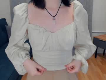 girl
        augustadyer cam image #3834562