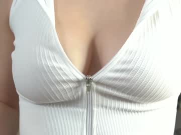 girl
        refined_style cam image #5445616