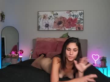 couple
        ari_lovexo cam image #2633986