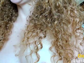 girl
        little_izzi cam image #1599803