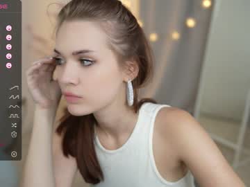 girl
        _rose_i cam image #2239491