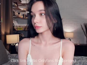 girl
        riskyproject cam image #6839327