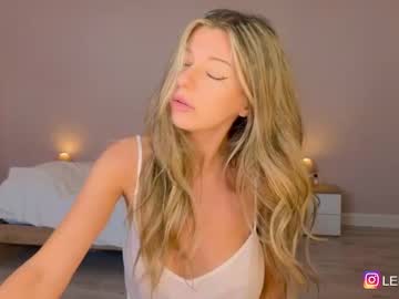 girl
        lenamuti cam image #4748368
