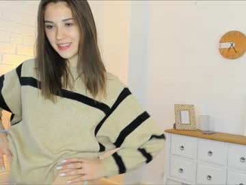 girl
        baileywalton cam image #2302643