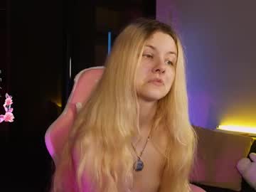 girl
        agnesscarterr cam image #6652523