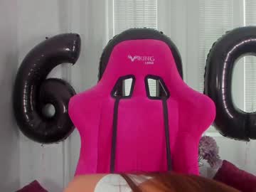 girl
        angelina_new cam image #2160953