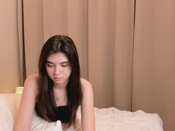 girl
        katiebarfield cam image #6893388