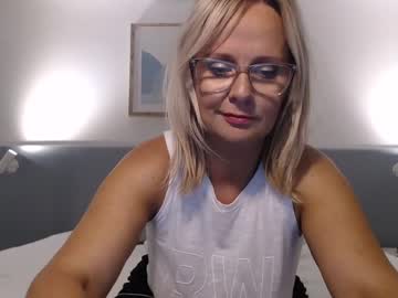 girl
        aussieblondemilf cam image #3220386