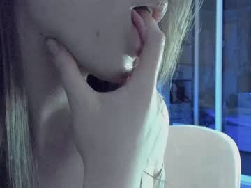 girl
        snsme cam image #561298