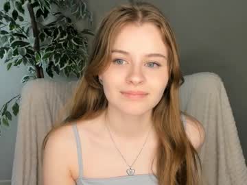 girl
        linettegrandon cam image #6164966