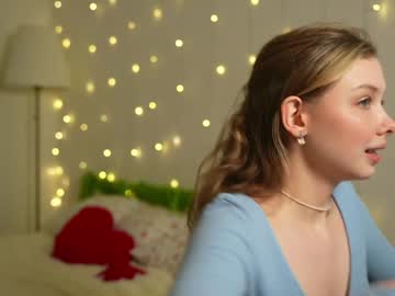 girl
        april_blush cam image #3929769