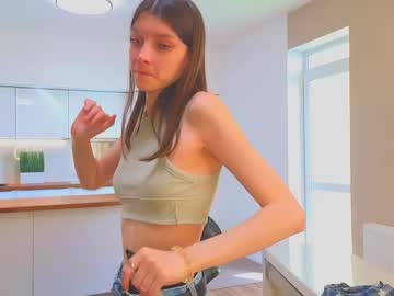 girl
        lucettagibbard cam image #4949681